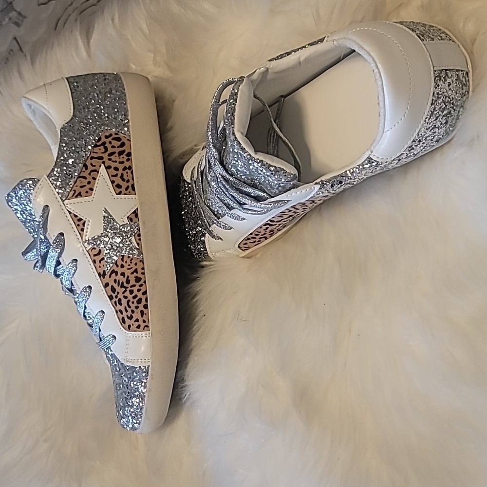 🖤JUST FAB ZAYLEE SNEAKERS 🖤 - Picture 9 of 9